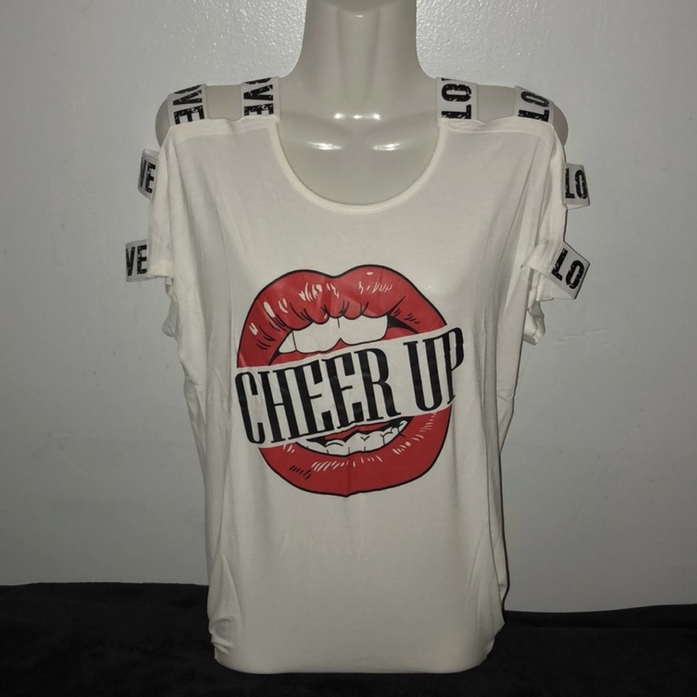 Buzz size large white cold shoulder tee with lips Cheer Up NWOT